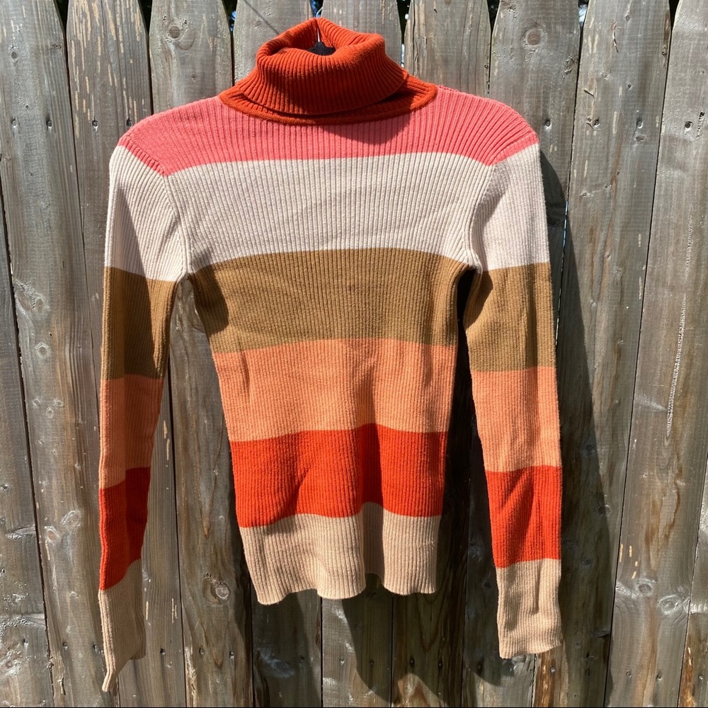 NY&Co. light turtleneck sweater